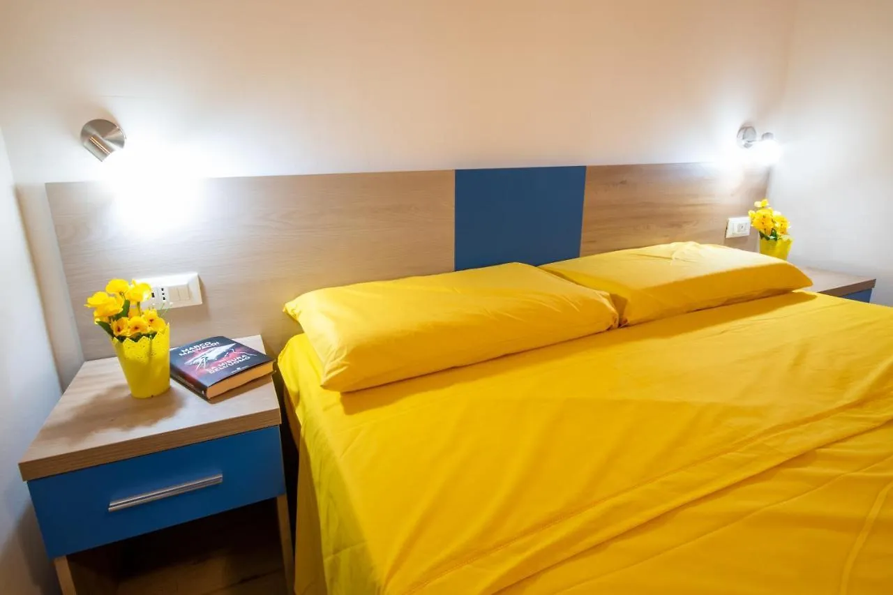 Bed & Blu Hotel La Caletta