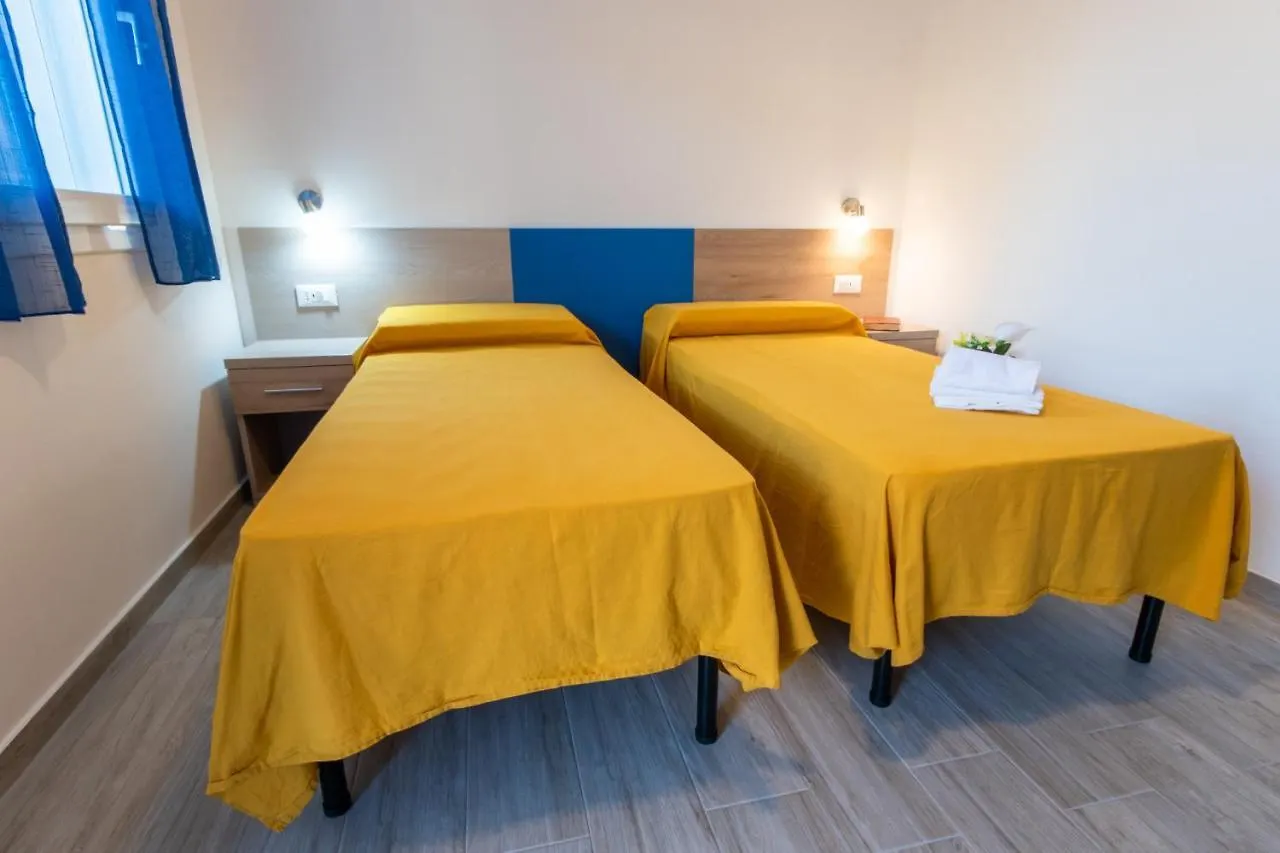 Bed & Blu Hotel La Caletta 0*,