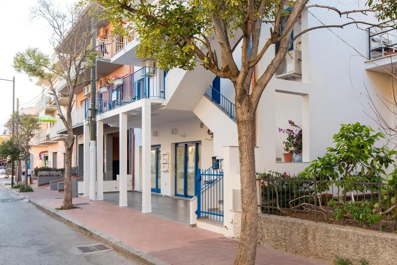 Bed & Blu Hotel La Caletta