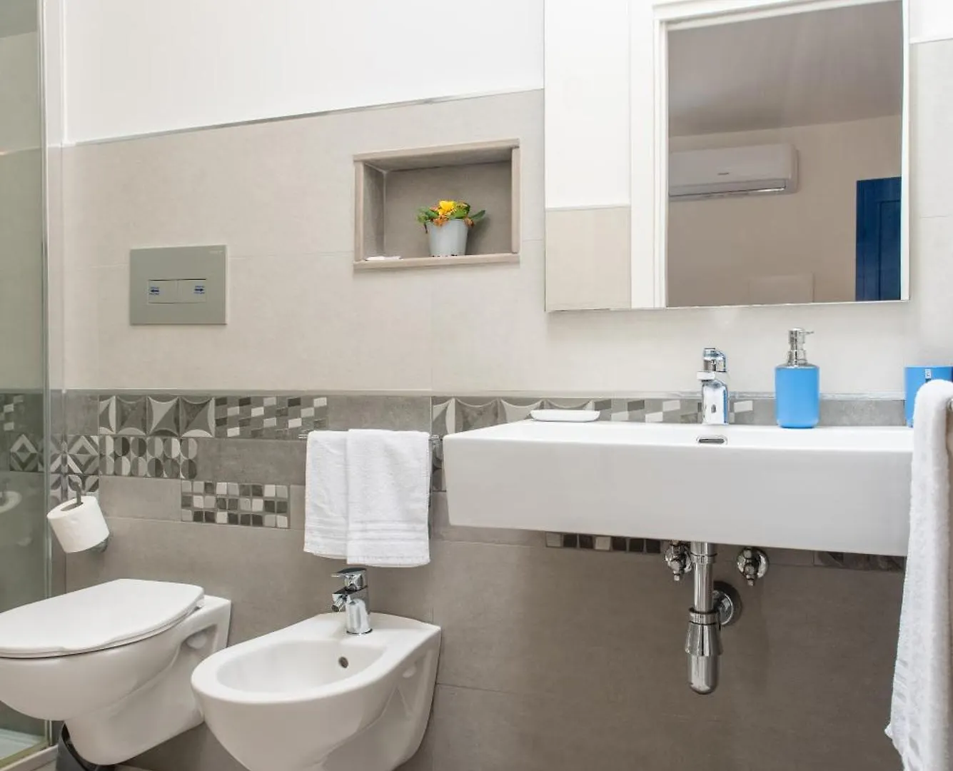 Bed & Blu Hotel La Caletta Italy
