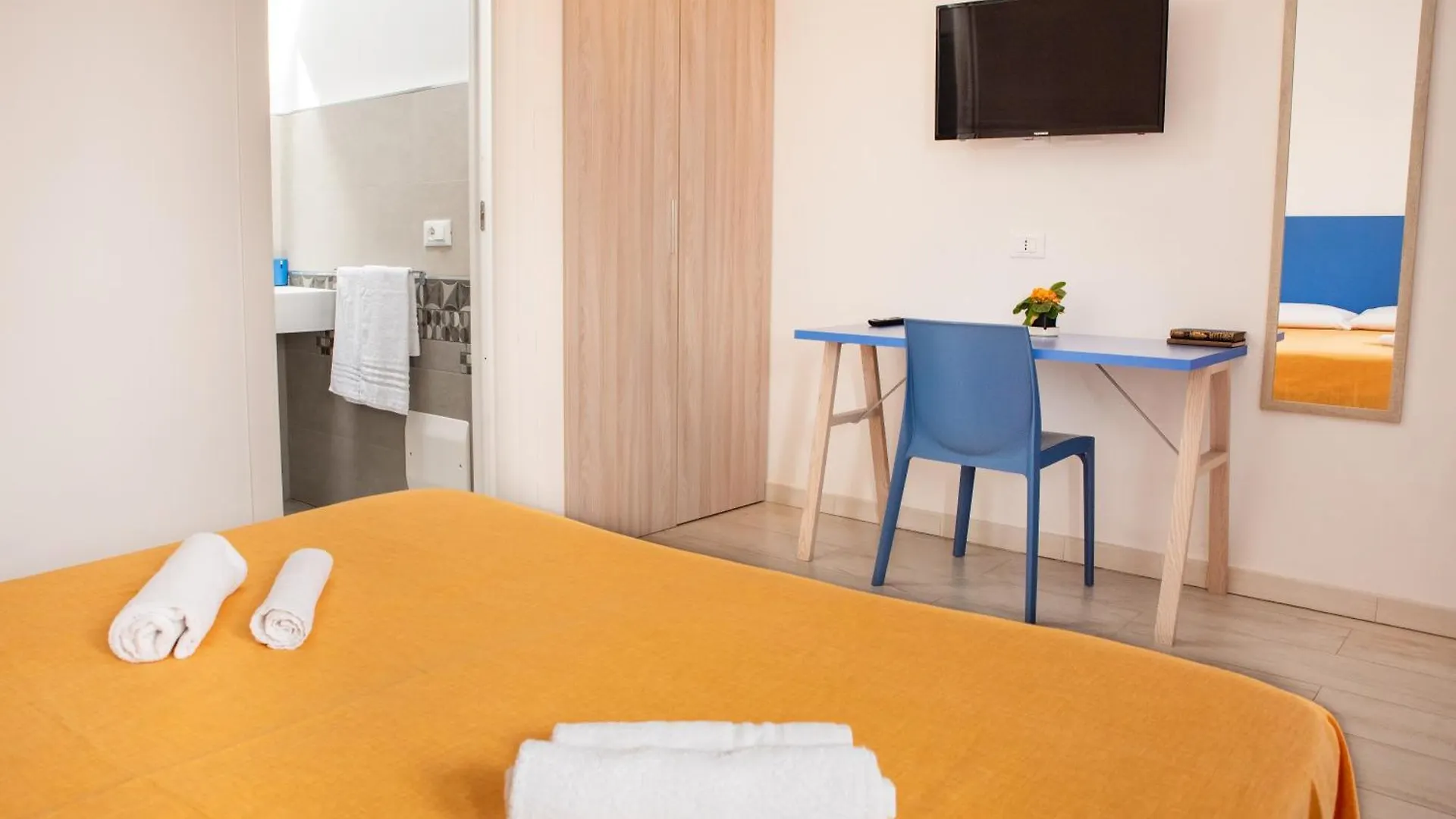 Bed & Blu Hotel La Caletta Italy